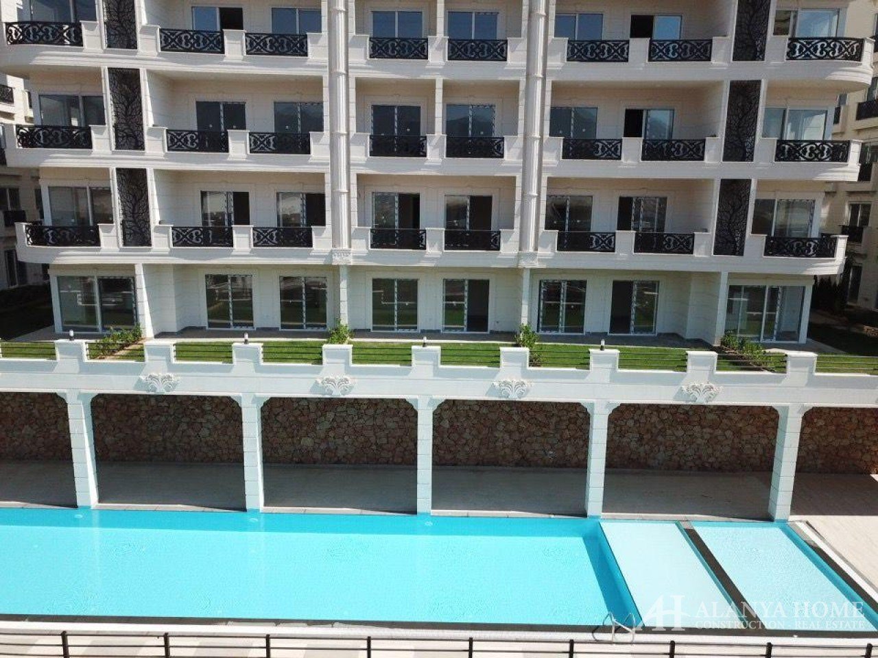 Sen Palas Konaklari Avsallar Alania Antalya Turkey Photo sale purchase of a furnished apartment hous